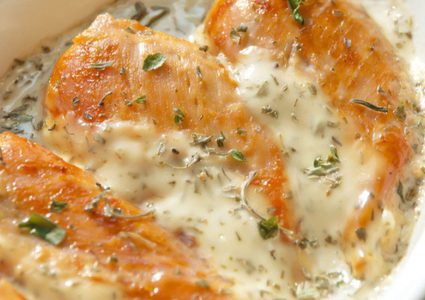 ستيك دجاج بالكريمة والثوم