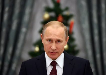 "بوتين" يشارك في تقليد غريب في مسقط رأسه!