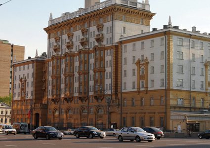 السفير نوفل: موسكو قررت وقف زيارة وفد حركة "حماس"