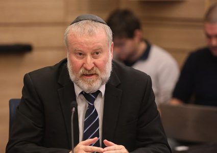 مندلبليت سيعلن عن نتائج التحقيق مع نتنياهو في أوآخر فبراير