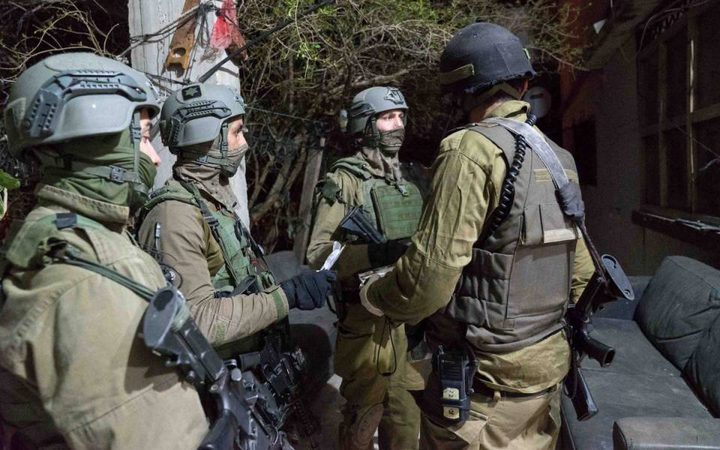 الاحتلال يعتقل مسنا بعد الاعتداء عليه من قبل المستوطنين