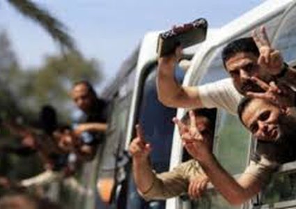 الإفراج عن الأسير رمزي بشارات بعد 17 عاماً في الأسر