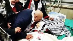 وفاة والدة الأسير كامل الخطيب بعد يوم من الافراج عنه