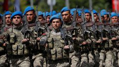 تركيا تنشر الكوماندوز على حدود إدلب السورية بعد سيطرة النصرة