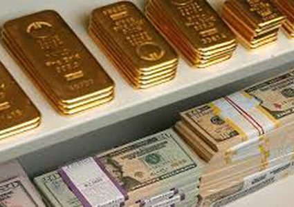 الذهب يتراجع مع تعافي العملة الأميركية