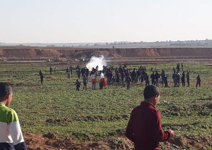 مركزحقوقي يرصدانتهاكات الاحتلال في الجمعةال42 لمسيرات العودة