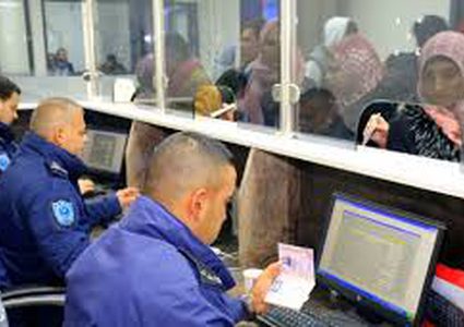 الشرطة: 45 ألف مسافر تنقلوا عبر الكرامة وتوقيف 135 مطلوبا