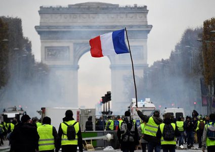اعتقالات ومواجهات مع عودة "السترات الصفراء" إلى باريس