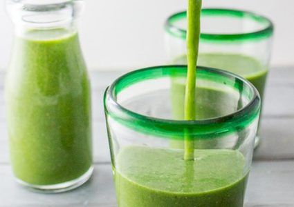 عصير المانجو والأناناس الصحي