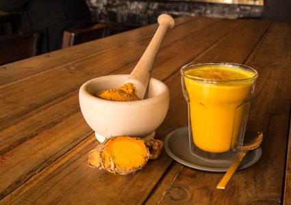 تعرف على فوائد "الحليب الذهبي" المذهلة لصحة الانسان