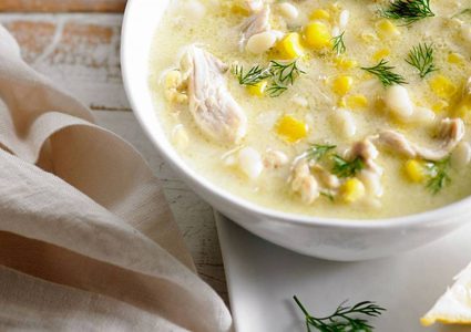 حضروا شوربة الدجاج بالذرة: طبق دافئ يقهر برودة الطقس