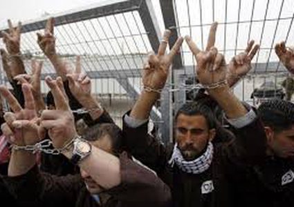 هيئة الأسرى ووزارة العدل تبحثان سبل مواجهة قوانين الاحتلال