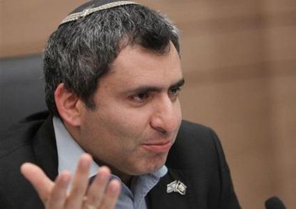 وزير إسرائيلي: لن ندخل المساعدات لغزة قبل الهدوء