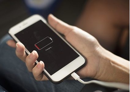 تطبيقات "محتالة" تستنزف بطارية هاتفك