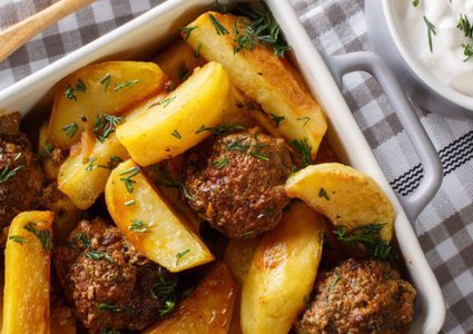 صينية البطاطس بالكفتة