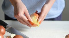 دراسة : فوائد قشر البصل تفوق فوائد البصل نفسه!