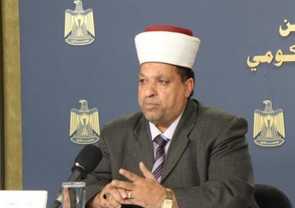 ادعيس يستنكر الاعتداء على حديقة المسجد الإبراهيمي