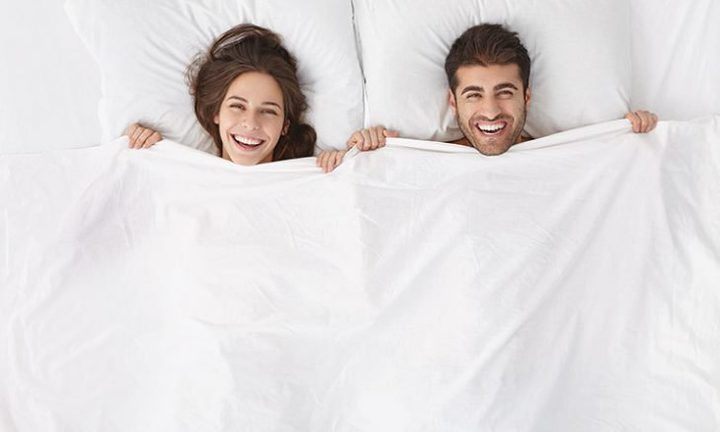 غطاء ذكي يؤمّن النوم العميق للأزواج على اختلاف أمزجتهم