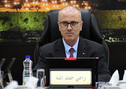 الحمد الله: قانون جديد للتقاعد وحقوق موظفي غزة محفوظة