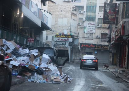 بلدية نابلس تفرض غرامات مالية على الملوثين وتشدد الرقابة