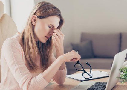 3 وصفات طبيعية منزلية لعلاج الصداع الشديد