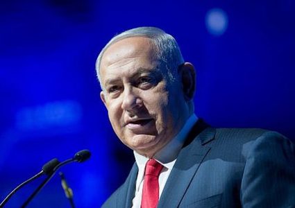 ليبرمان : "نتنياهو خاضع لسلطة الحريديم"