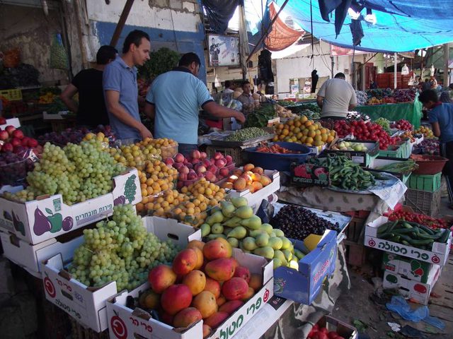 الاحصاء: انخفاض مؤشر غلاء المعيشة في غزة وارتفاعه بالضفة