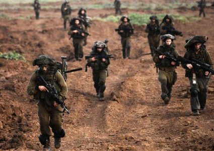 الاحتلال يجري مناورات عسكرية في غلاف غزة