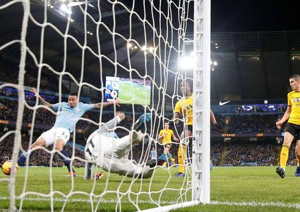 سيتي يطارد ليفربول ويحارب على أربع جبهات