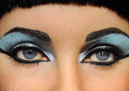 كليوباترا في عمل سينمائي جديد.. وجدل حول لون النجمة العالمية