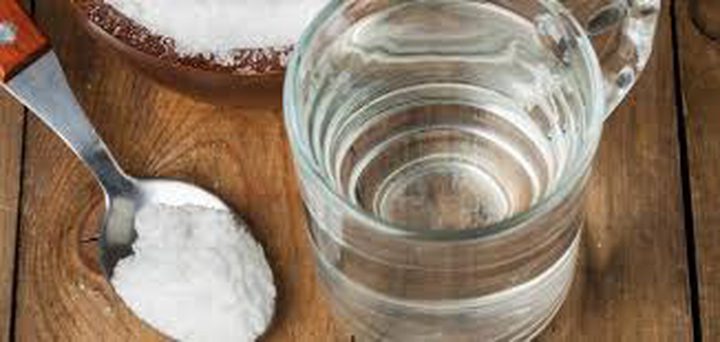 10 فوائد مذهلة للمحلول الملح والماء..تعرف عليها