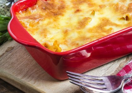 معكرونة بالبشاميل والموزاريلا