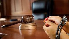 آسيوية ترشد عصابة لسرقة وقتل شريكتها في السكن