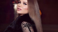 نيكول سابا تفاجئ الجميع بتسريحة شعر مختلفة وفستان مميز