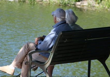 رحيلك عن منزل والديك سيصيبهم بأزمات نفسية!