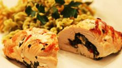 صدر الدجاج المحشي ع الطريقة اليونانية