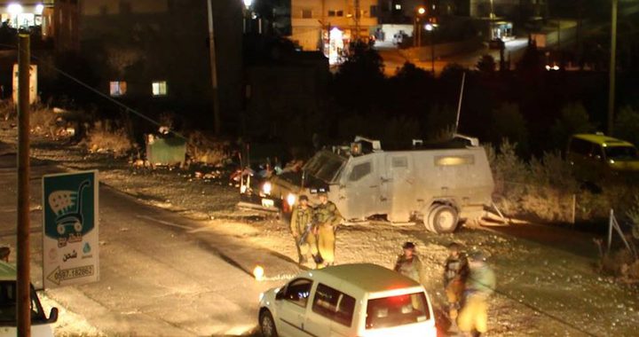 الاحتلال يغلق مدخل بلدة عزون شرق قلقيلية