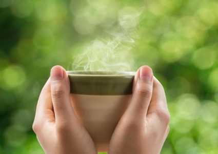 التخلص من السموم: اكتشفي سبل تنظيف الكبد بطرق طبيعية