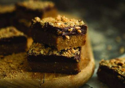 حلى زبدة الفول السوداني بالبسكويت