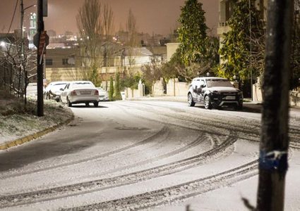 عواصف وأمطار غزيرة وثلوج على ارتفاعات 900 متر ليلا