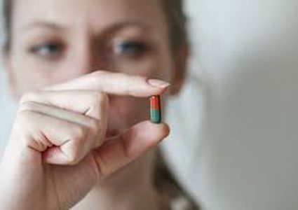 باحثة تسعى لإيجاد حبة دواء لمعالجة مشاكل صحية مرتبطة بالوحدة