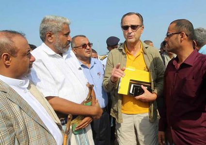 الحوثيون يطلقون النار على المراقبين الدوليين بالحُديدة