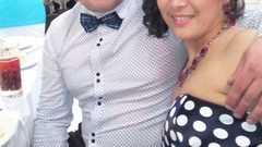 بدافع الغيرة يقتل زوجته وجيرانه ثم يقتل نفسه