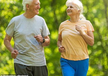 المحافظة على النشاط في عمر متأخر قد يقي من الإصابة بالخرف