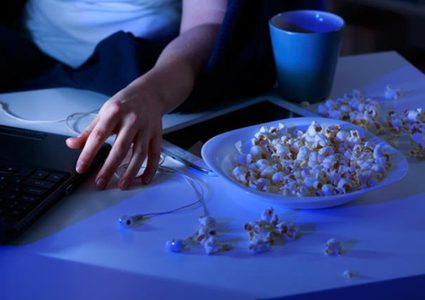 5 عادات خاطئة تعّجل بظهور علامات الشيخوخة