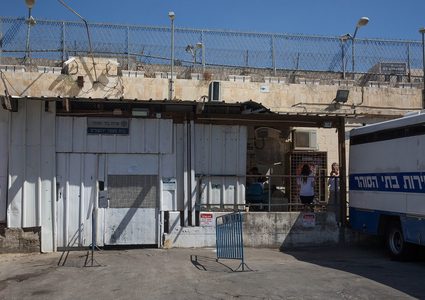 الاحتلال يفرض إجراءات تعسفية جديدة بحق الأسرى