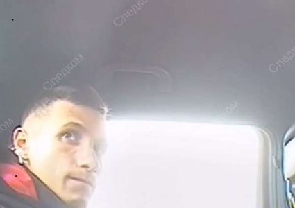 شاب يخطك ليقتل والديه وشقيقته ليرثهما!