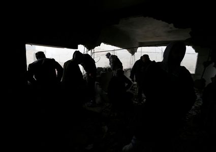 الاحتلال يفجر منزل عائلة الأسير جبارين في بلدة يطا بالخليل