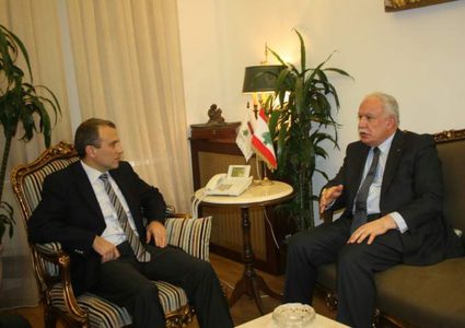 المالكي يطلع نظيره اللبناني على آخر المستجدات