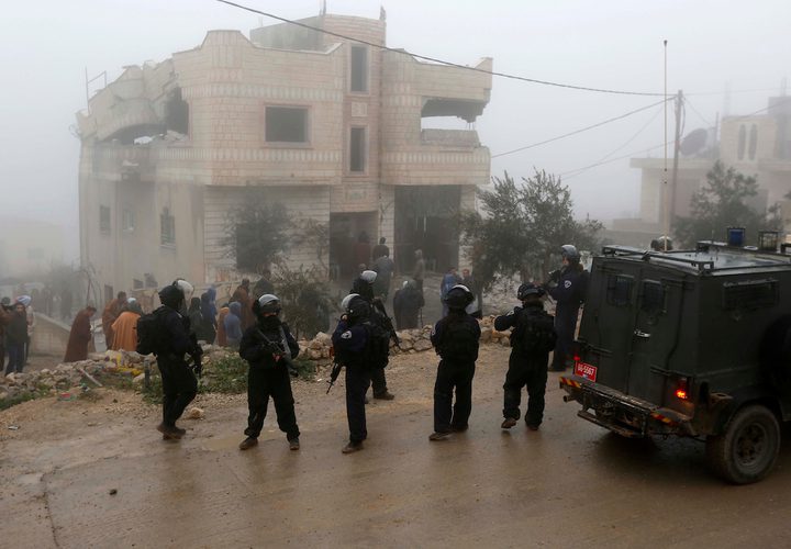 الاحتلال يفجر منزل عائلة الأسير جبارين في بلدة يطا بالخليل